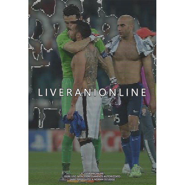 UEFA Champions League 2014/2015 Quarti di Finale Andata Torino - 14.04.2015 Juventus-Monaco Nella Foto: abbraccio esultanza gianluigi buffon e carlos tevez a fine gara /Ph.Vitez-Ag. Aldo Liverani