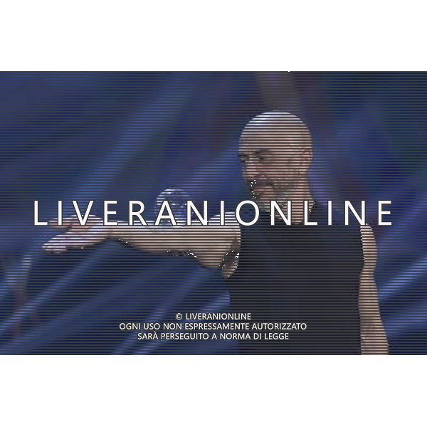 Roma - 13/04/2015 - Studi Nomentano Rai - Prima puntata della trasmissione TV \' Si puo\' fare \' condotta da Carlo Conti - nella foto: Roberto Ciufoli / Ph. Fabrizio Corradetti - Ag. Aldo Liverani sas