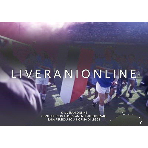RETROSPETTIVA MANNINI MORENO CALCIATORE NELLA FOTO MANNINI MORENO CON LA MAGLIA DELLA SAMPDORIA FESTA SCUDETTO 1990 AG ALDO LIVERANI SAS