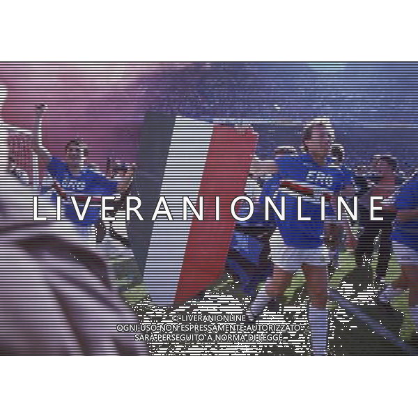 RETROSPETTIVA MANNINI MORENO CALCIATORE NELLA FOTO MANNINI MORENO CON LA MAGLIA DELLA SAMPDORIA FESTA SCUDETTO 1990 AG ALDO LIVERANI SAS