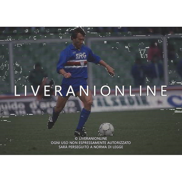 RETROSPETTIVA MANNINI MORENO CALCIATORE NELLA FOTO MANNINI MORENO CON LA MAGLIA DELLA SAMPDORIA AG ALDO LIVERANI SAS