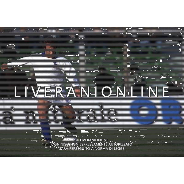RETROSPETTIVA MANNINI MORENO CALCIATORE NELLA FOTO MANNINI MORENO CON LA MAGLIA DELLA NAZIONALE ITALIANA AG ALDO LIVERANI SAS