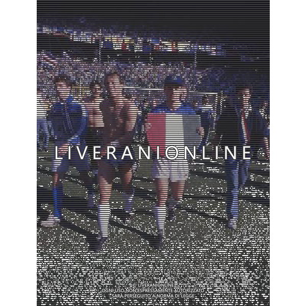 RETROSPETTIVA MANNINI MORENO CALCIATORE NELLA FOTO MANNINI MORENO CON LA MAGLIA DELLA SAMPDORIA FESTA SCUDETTO 1990 E ROBERTO MANCINI AG ALDO LIVERANI SAS