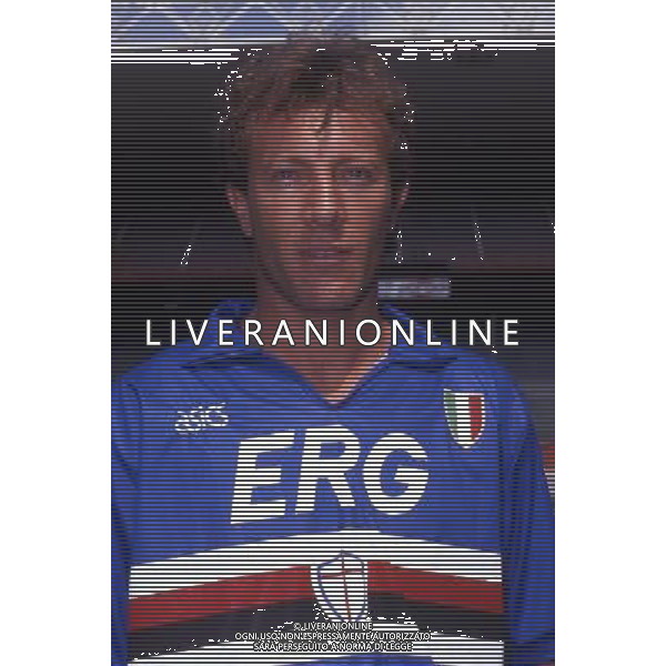 RETROSPETTIVA MANNINI MORENO CALCIATORE NELLA FOTO MANNINI MORENO CON LA MAGLIA DELLA SAMPDORIA AG ALDO LIVERANI SAS