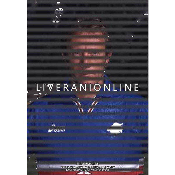 RETROSPETTIVA MANNINI MORENO CALCIATORE NELLA FOTO MANNINI MORENO CON LA MAGLIA DELLA SAMPDORIA AG ALDO LIVERANI SAS