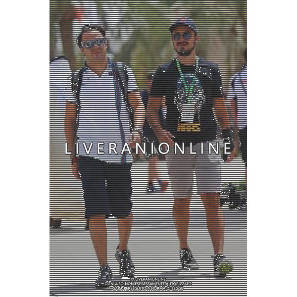 Felipe Massa (BRA) Williams with his brother Dudu Massa (BRA). 17.04.2015. Formula 1 World Championship, Rd 4, Bahrain Grand Prix, Sakhir, Bahrain, Practice Day /Agenzia Aldo Liverani Sas - ITALY ONLY - EDITORIAL USE ONLY - PROVE LIBERE