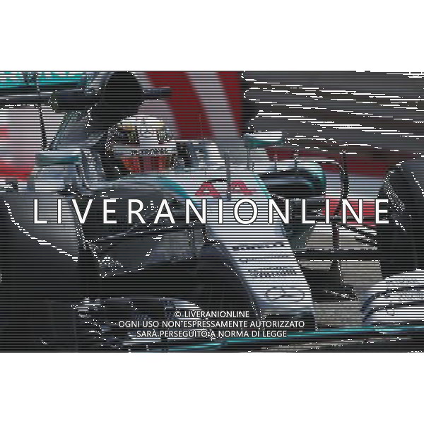 Lewis Hamilton (GBR) Mercedes AMG F1 W06. 17.04.2015. Formula 1 World Championship, Rd 4, Bahrain Grand Prix, Sakhir, Bahrain, Practice Day /Agenzia Aldo Liverani Sas - ITALY ONLY - EDITORIAL USE ONLY - PROVE LIBERE