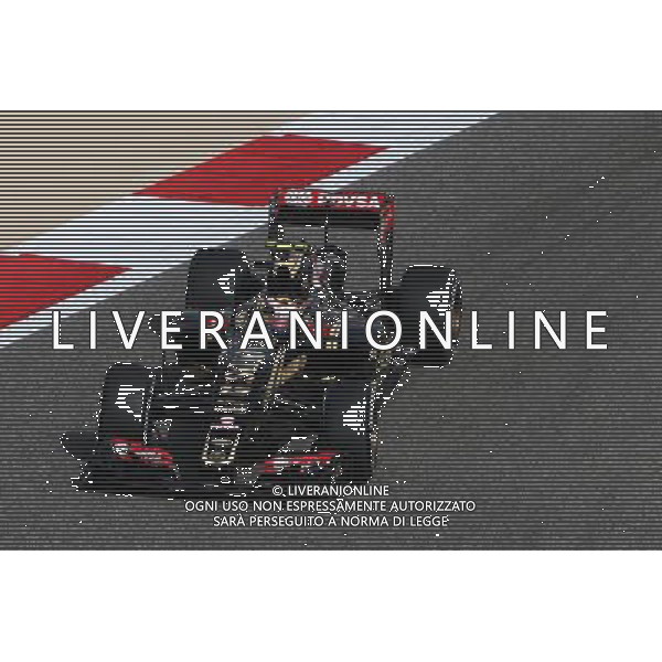 Pastor Maldonado (VEN) Lotus F1 E23. 17.04.2015. Formula 1 World Championship, Rd 4, Bahrain Grand Prix, Sakhir, Bahrain, Practice Day /Agenzia Aldo Liverani Sas - ITALY ONLY - EDITORIAL USE ONLY - PROVE LIBERE