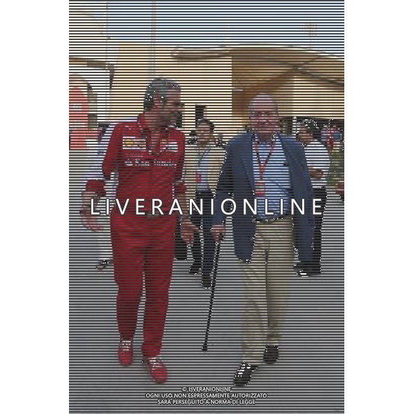 (L to R): Maurizio Arrivabene (ITA) Ferrari Team Principal with Former Spanish King Juan Carlos. 18.04.2015. Formula 1 World Championship, Rd 4, Bahrain Grand Prix, Sakhir, Bahrain, Qualifying Day. AG ALDO LIVERANI SAS ONLY ITALY