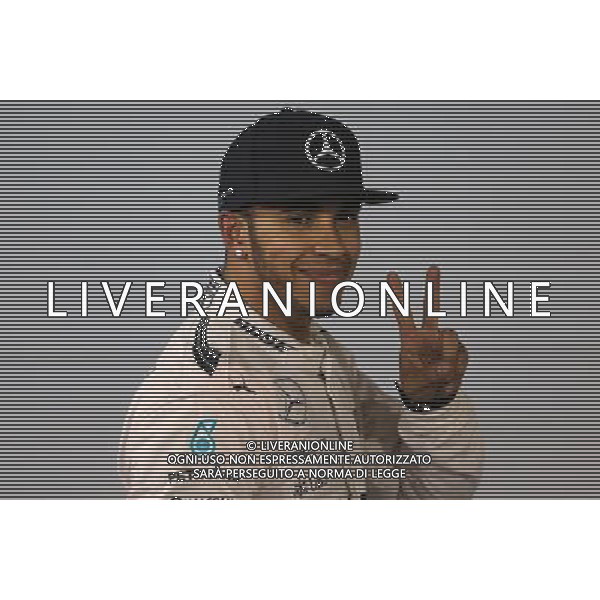 Lewis Hamilton (GBR), Mercedes AMG F1 Team 18.04.2015. Formula 1 World Championship, Rd 4, Bahrain Grand Prix, Sakhir, Bahrain, Qualifying Day. AG ALDO LIVERANI SAS ONLY ITALY