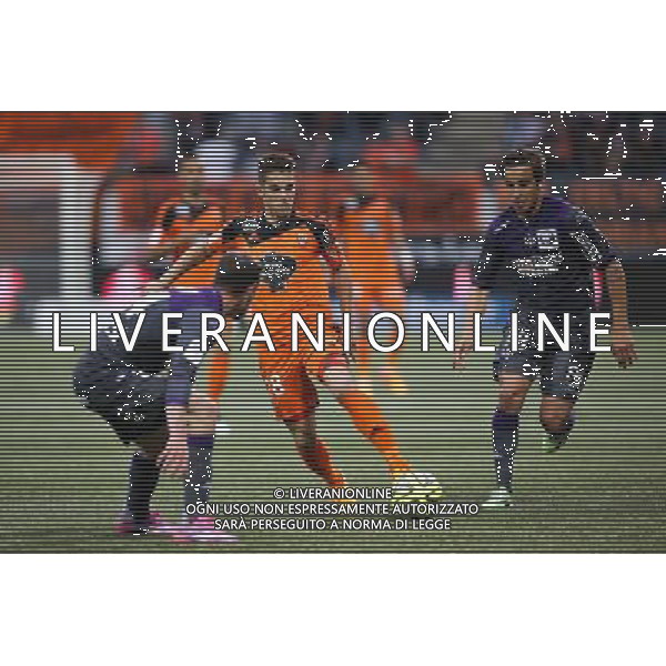 Maxime BARTHELME / Oscar TREJO - 18.04.2015 - Lorient / Toulouse - 33eme journee de Ligue 1 Photo : Vincent Michel / Icon Sport /Agenzia Aldo Liverani sas - ITALY ONLY - EDITORIAL USE ONLY