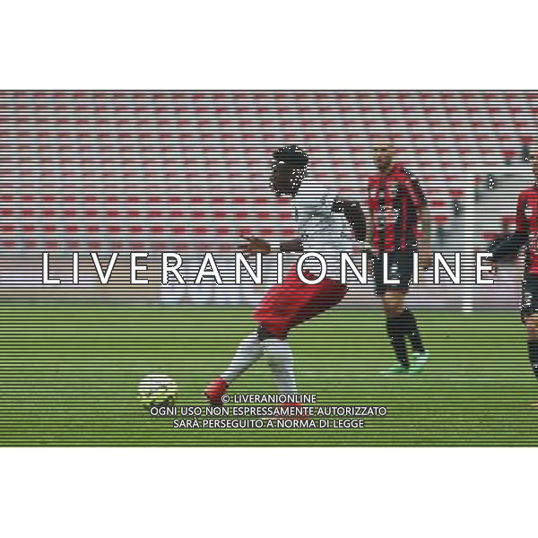 Serge AURIER - 18.04.2015 - Nice / Paris Saint Germain - 33eme journee de Ligue 1 Photo : Serge Haouzi / Icon Sport AG ALDO LIVERANI SAS ONLY ITALY