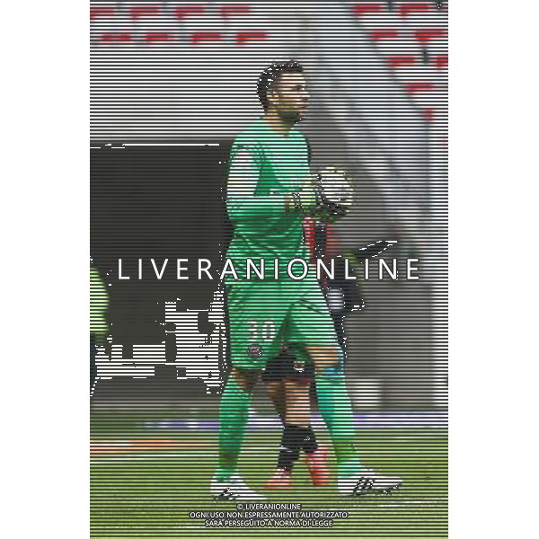 Salvatore SIRIGU - 18.04.2015 - Nice / Paris Saint Germain - 33eme journee de Ligue 1 Photo : Serge Haouzi / Icon Sport AG ALDO LIVERANI SAS ONLY ITALY