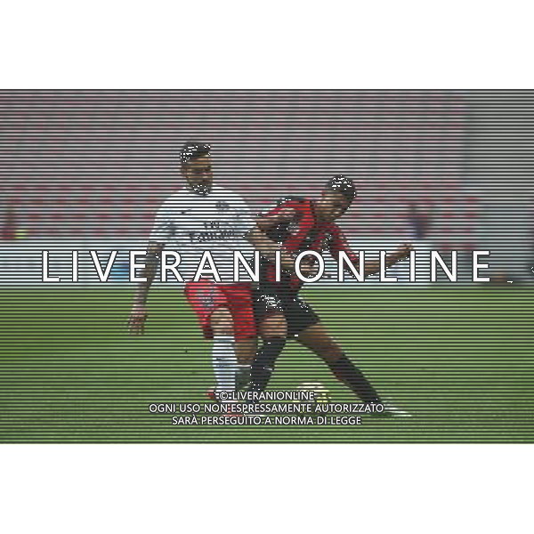 Ezequiel LAVEZZI / Mohamed BENRAHMA - 18.04.2015 - Nice / Paris Saint Germain - 33eme journee de Ligue 1 Photo : Serge Haouzi / Icon Sport AG ALDO LIVERANI SAS ONLY ITALY
