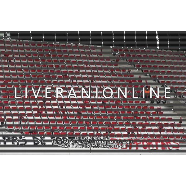 Supporters Nice - 18.04.2015 - Nice / Paris Saint Germain - 33eme journee de Ligue 1 Photo : Serge Haouzi / Icon Sport AG ALDO LIVERANI SAS ONLY ITALY