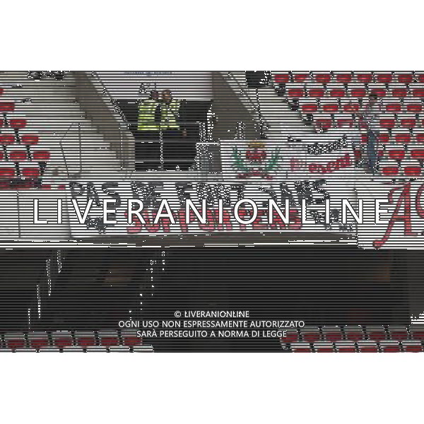Supporters Nice - 18.04.2015 - Nice / Paris Saint Germain - 33eme journee de Ligue 1 Photo : Serge Haouzi / Icon Sport AG ALDO LIVERANI SAS ONLY ITALY