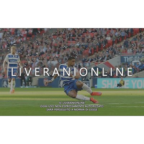 Reading\'s Garath McCleary scores his sides first goal Photographer Ian Cook/CameraSport Football - The FA Cup Semi-Final - Reading v Arsenal - Saturday 18th April 2015 - Wembley - London © CameraSport - 43 Linden Ave. Countesthorpe. Leicester. England. LE8 5PG - Tel: +44 (0) 116 277 4147 - admin@camerasport.com - www.camerasport.com AG ALDO LIVERANI SAS ONLY ITALY