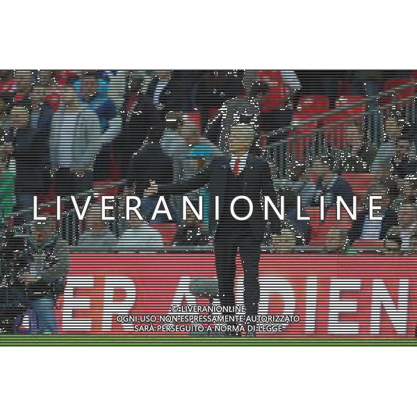 Arsenal manager Arsne Wenger in action during todays match Photographer Ian Cook/CameraSport Football - The FA Cup Semi-Final - Reading v Arsenal - Saturday 18th April 2015 - Wembley - London © CameraSport - 43 Linden Ave. Countesthorpe. Leicester. England. LE8 5PG - Tel: +44 (0) 116 277 4147 - admin@camerasport.com - www.camerasport.com AG ALDO LIVERANI SAS ONLY ITALY
