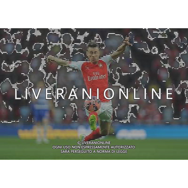Arsenal\'s Laurent Koscielny in action during todays match Photographer Ian Cook/CameraSport Football - The FA Cup Semi-Final - Reading v Arsenal - Saturday 18th April 2015 - Wembley - London © CameraSport - 43 Linden Ave. Countesthorpe. Leicester. England. LE8 5PG - Tel: +44 (0) 116 277 4147 - admin@camerasport.com - www.camerasport.com AG ALDO LIVERANI SAS ONLY ITALY
