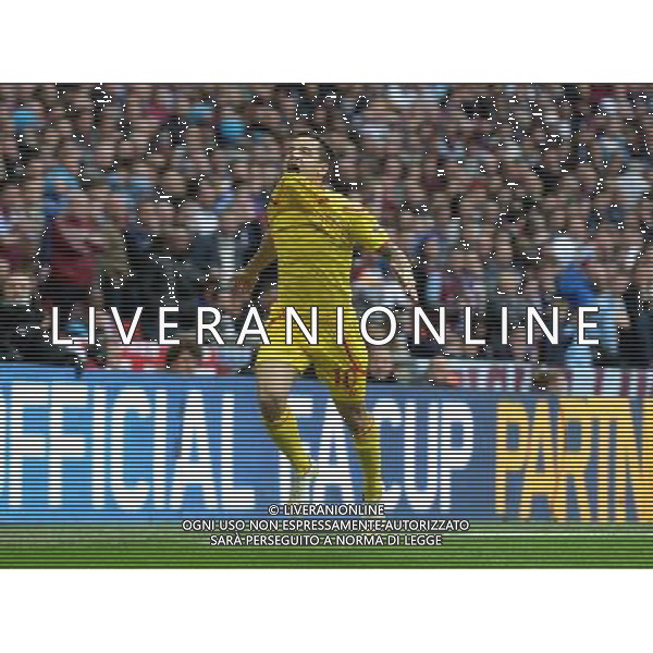 LiverpoolÕs Philippe Coutinho celebrates scoring his sides first goal Photographer Ian Cook/CameraSport Football - The FA Cup Semi-Final - Aston Villa v Liverpool - Sunday 19th April 2015 - Wembley - London © CameraSport - 43 Linden Ave. Countesthorpe. Leicester. England. LE8 5PG - Tel: +44 (0) 116 277 4147 - admin@camerasport.com - www.camerasport.com AG ALDO LIVERANI SAS ONLY ITALY