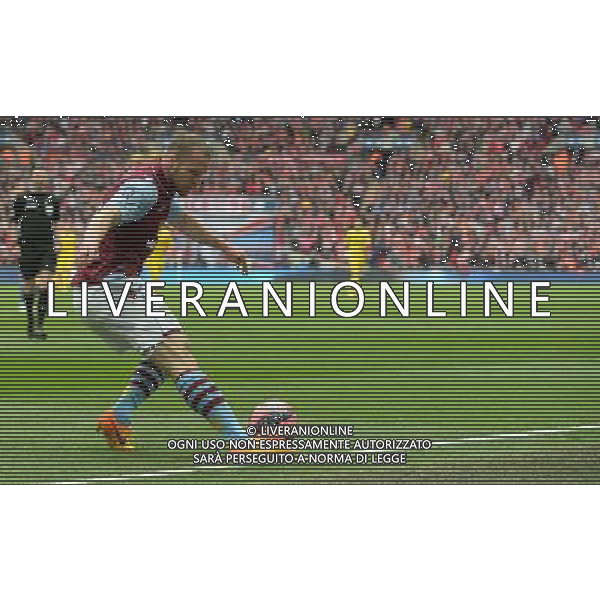 Aston Villa\'s Ron Vlaar in action during todays match Photographer Ian Cook/CameraSport Football - The FA Cup Semi-Final - Aston Villa v Liverpool - Sunday 19th April 2015 - Wembley - London © CameraSport - 43 Linden Ave. Countesthorpe. Leicester. England. LE8 5PG - Tel: +44 (0) 116 277 4147 - admin@camerasport.com - www.camerasport.com AG ALDO LIVERANI SAS ONLY ITALY