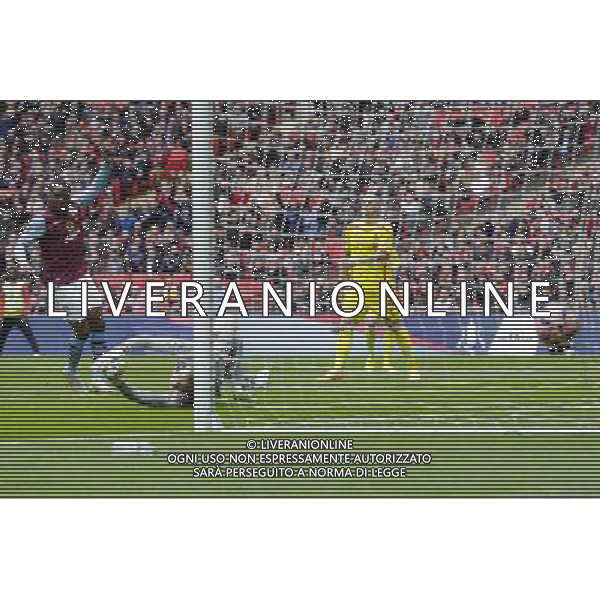Aston Villa\'s Charles N\'Zogbia celebrates as a shot from Christian Benteke (not pictured) beats Liverpool\'s Simon Mignolet to make the score 1-1 Photographer Craig Mercer/CameraSport Football - The FA Cup Semi-Final - Aston Villa v Liverpool - Sunday 19th April 2015 - Wembley - London © CameraSport - 43 Linden Ave. Countesthorpe. Leicester. England. LE8 5PG - Tel: +44 (0) 116 277 4147 - admin@camerasport.com - www.camerasport.com AG ALDO LIVERANI SAS ONLY ITALY