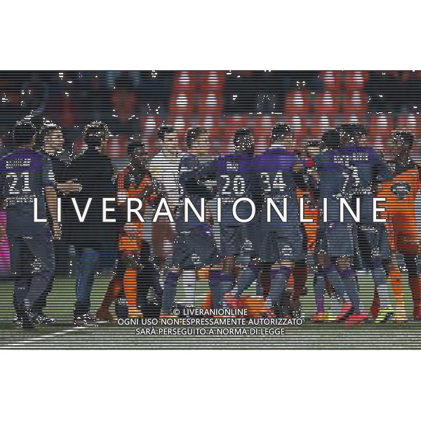 Altercation - 18.04.2015 - Lorient / Toulouse - 33eme journee de Ligue 1 Photo : Vincent Michel / Icon Sport /Agenzia Aldo Liverani sas - ITALY ONLY - EDITORIAL USE ONLY