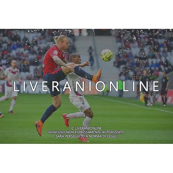 Simon KJAER / Diego ROLAN - 19.04.2015 - Lille / Bordeaux - 33eme journee de Ligue 1 Photo : Dave Winter / Icon Sport /Agenzia Aldo Liverani sas - ITALY ONLY - EDITORIAL USE ONLY