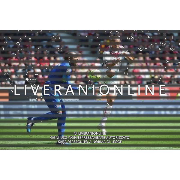 Vincent ENYEAMA / Wahbi KHAZRI - 19.04.2015 - Lille / Bordeaux - 33eme journee de Ligue 1 Photo : Dave Winter / Icon Sport /Agenzia Aldo Liverani sas - ITALY ONLY - EDITORIAL USE ONLY