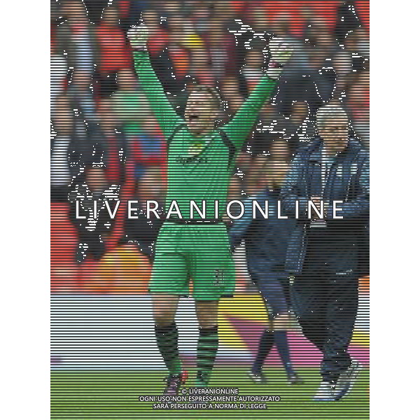 Aston Villa\'s Shay Given celebrates getting to the FA cup final Photographer Ian Cook/CameraSport Football - The FA Cup Semi-Final - Aston Villa v Liverpool - Sunday 19th April 2015 - Wembley - London © CameraSport - 43 Linden Ave. Countesthorpe. Leicester. England. LE8 5PG - Tel: +44 (0) 116 277 4147 - admin@camerasport.com - www.camerasport.com /Agenzia Aldo Liverani Sas - ITALY ONLY - EDITORIAL USE ONLY