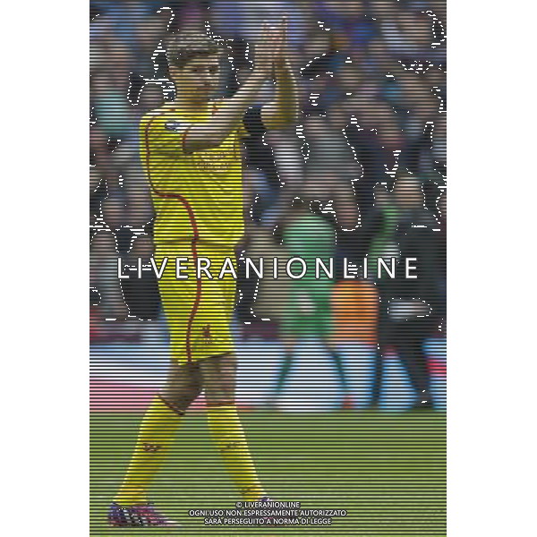 Liverpool\'s Steven Gerrard looks dejected as he applauds Liverpool supporters at the final whistle after his side lost 2-1 Photographer Craig Mercer/CameraSport Football - The FA Cup Semi-Final - Aston Villa v Liverpool - Sunday 19th April 2015 - Wembley - London © CameraSport - 43 Linden Ave. Countesthorpe. Leicester. England. LE8 5PG - Tel: +44 (0) 116 277 4147 - admin@camerasport.com - www.camerasport.com /Agenzia Aldo Liverani Sas - ITALY ONLY - EDITORIAL USE ONLY