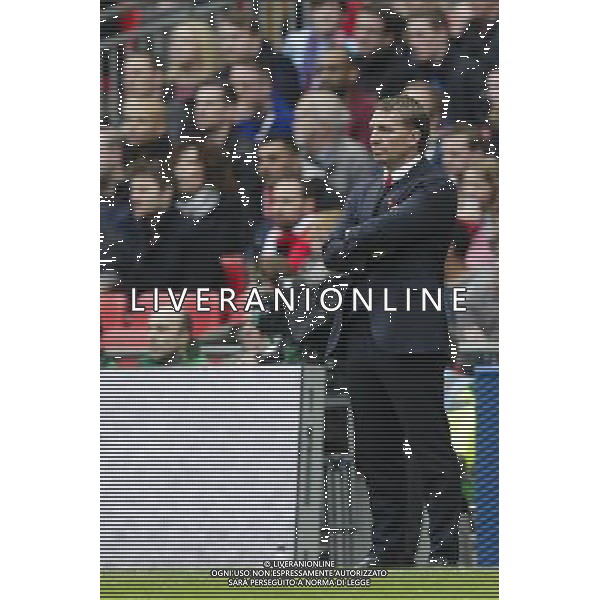 Liverpool manager Brendan Rodgers looks worried on the sidelines Photographer Craig Mercer/CameraSport Football - The FA Cup Semi-Final - Aston Villa v Liverpool - Sunday 19th April 2015 - Wembley - London © CameraSport - 43 Linden Ave. Countesthorpe. Leicester. England. LE8 5PG - Tel: +44 (0) 116 277 4147 - admin@camerasport.com - www.camerasport.com /Agenzia Aldo Liverani Sas - ITALY ONLY - EDITORIAL USE ONLY