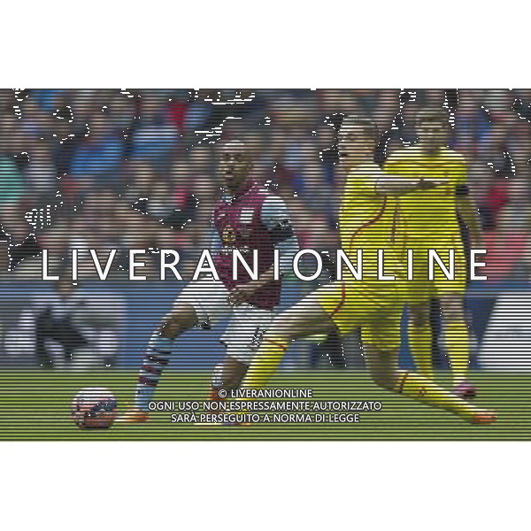 Aston Villa\'s Fabian Delph under pressure from Liverpool\'s Jordan Henderson Photographer Craig Mercer/CameraSport Football - The FA Cup Semi-Final - Aston Villa v Liverpool - Sunday 19th April 2015 - Wembley - London © CameraSport - 43 Linden Ave. Countesthorpe. Leicester. England. LE8 5PG - Tel: +44 (0) 116 277 4147 - admin@camerasport.com - www.camerasport.com /Agenzia Aldo Liverani Sas - ITALY ONLY - EDITORIAL USE ONLY
