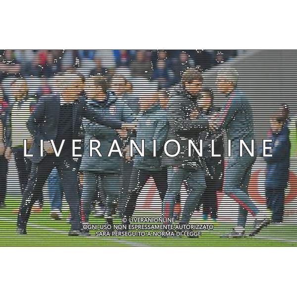 Altercation / Wahbi KHAZRI / Rene GIRARD / Nicolas GIROUD / staff technique de Lille - 19.04.2015 - Lille / Bordeaux - 33eme journee de Ligue 1 Photo : Dave Winter / Icon Sport AG ALDO LIVERANI SAS ONLY ITALY