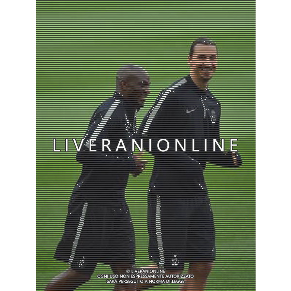 Zlatan IBRAHIMOVIC / Zoumana CAMARA - 20.04.2015 - Entrainement du Paris Saint Germain - Champions League Photo : Dave Winter / Icon Sport AG ALDO LIVERANI SAS ONLY ITALY