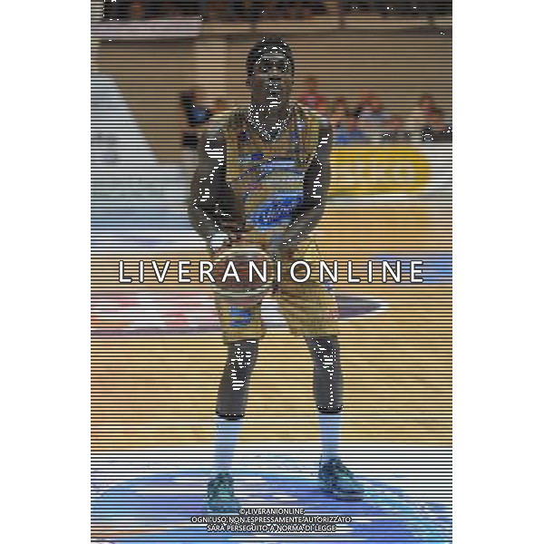 Desio (MB) 20-04-2015 Campionato Serie A Beko - 12¡ giornata di ritorno PalaDesio Acqua Vitasnella Cantu\' vs Vanoli Basket Cremona nella foto Awudu Abass (Cantu\') foto Roberto Garavaglia - ag. Aldo Liverani
