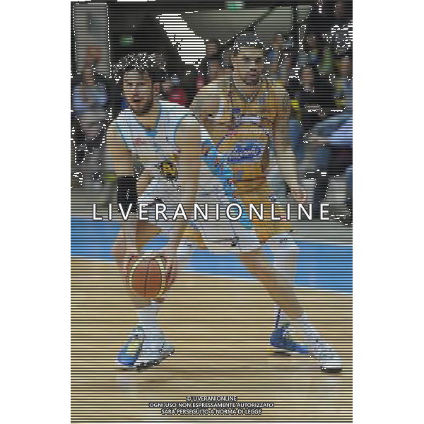 Desio (MB) 20-04-2015 Campionato Serie A Beko - 12¡ giornata di ritorno PalaDesio Acqua Vitasnella Cantu\' vs Vanoli Basket Cremona nella foto Luca Vitali (Cremona) foto Roberto Garavaglia - ag. Aldo Liverani