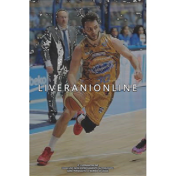 Desio (MB) 20-04-2015 Campionato Serie A Beko - 12¡ giornata di ritorno PalaDesio Acqua Vitasnella Cantu\' vs Vanoli Basket Cremona nella foto Stefano Gentile (Cantu\') foto Roberto Garavaglia - ag. Aldo Liverani
