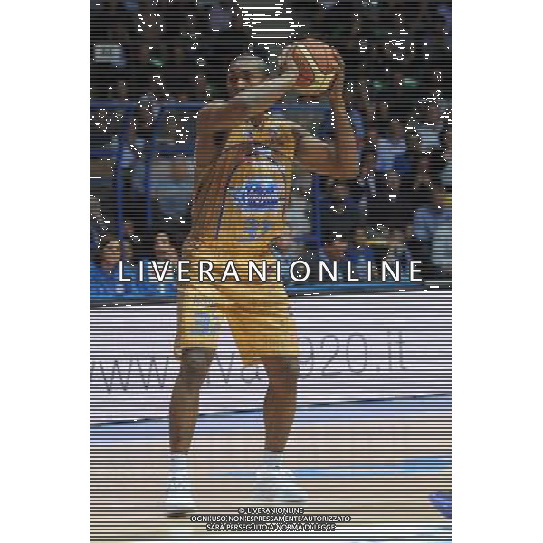 Desio (MB) 20-04-2015 Campionato Serie A Beko - 12¡ giornata di ritorno PalaDesio Acqua Vitasnella Cantu\' vs Vanoli Basket Cremona nella foto Metta World Peace (Cantu\') foto Roberto Garavaglia - ag. Aldo Liverani
