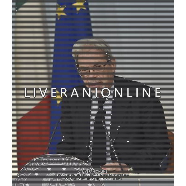 Roma - 21/04/2015 - Palazzo Chigi - Conferenza stampa dopo il Consiglio dei ministri - nella foto: Claudio De Vincenti sottosegretario alla Presidenza del Consiglio /Ph. Fabrizio Corradetti - Ag. Aldo Liverani sas