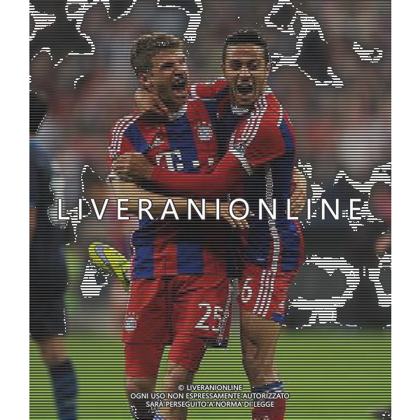 firo Fu§ball,Fussball, 21.04.2015 Uefa Champions League, CL, Saison 2014/2015 Viertelfinale RŸckspiel, FC Bayern MŸnchen, Muenchen, FCB, - FC Porto, Jubel, jubeln, Gestik, Thomas MŸller, Mueller, Bayern, mit Thiago Alcantara do Nascimento, Bayern, $worldrightsEs gelten unsere AGB, einsehbar auf www.firosportphoto.de copyright by firo sportphoto: Coesfelder Str.207 48249 DŸlmen www.firosportphoto.de mail@firosportphoto.de (V o l k s b a n k B o c h u m - W i t t e n ) BLZ.: 430 601 29 Kt. Nr.: 341 117 100 Tel:Ê 02594 - 9916004 Fax:Ê02594 - 9916005 AG ALDO LIVERANI SAS ONLY ITALY