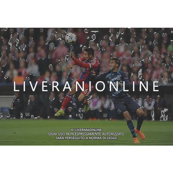 firo Fu§ball,Fussball, 21.04.2015 Uefa Champions League, CL, Saison 2014/2015 Viertelfinale RŸckspiel, FC Bayern MŸnchen, Muenchen, FCB, - FC Porto, Zweikampf, Thiago Alcantara do Nascimento, Bayern, gegen Diego Reyes, FC Porto, $worldrightsEs gelten unsere AGB, einsehbar auf www.firosportphoto.de copyright by firo sportphoto: Coesfelder Str.207 48249 DŸlmen www.firosportphoto.de mail@firosportphoto.de (V o l k s b a n k B o c h u m - W i t t e n ) BLZ.: 430 601 29 Kt. Nr.: 341 117 100 Tel:Ê 02594 - 9916004 Fax:Ê02594 - 9916005 AG ALDO LIVERANI SAS ONLY ITALY