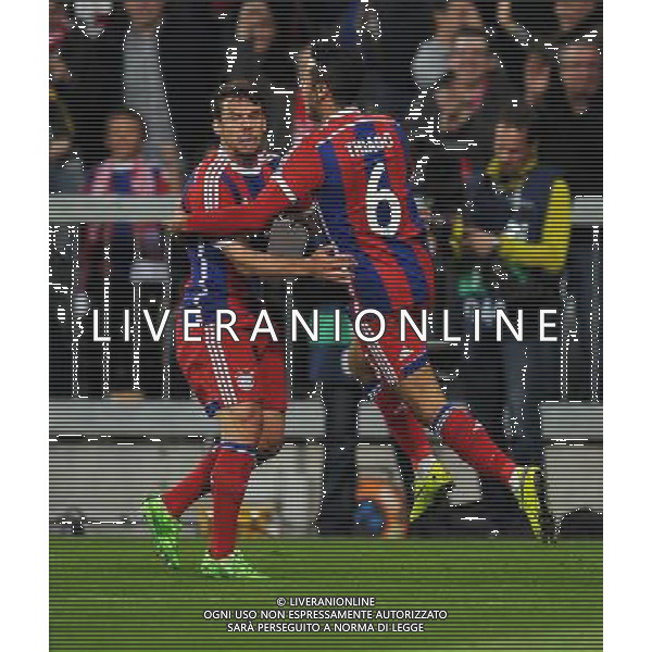 firo Fu§ball,Fussball, 21.04.2015 Uefa Champions League, CL, Saison 2014/2015 Viertelfinale RŸckspiel, FC Bayern MŸnchen, Muenchen, FCB, - FC Porto, Jubel, jubeln, Gestik, Thiago Alcantara do Nascimento, Bayern, mit, Juan Bernat, Bayern, $worldrightsEs gelten unsere AGB, einsehbar auf www.firosportphoto.de copyright by firo sportphoto: Coesfelder Str.207 48249 DŸlmen www.firosportphoto.de mail@firosportphoto.de (V o l k s b a n k B o c h u m - W i t t e n ) BLZ.: 430 601 29 Kt. Nr.: 341 117 100 Tel:Ê 02594 - 9916004 Fax:Ê02594 - 9916005 AG ALDO LIVERANI SAS ONLY ITALY