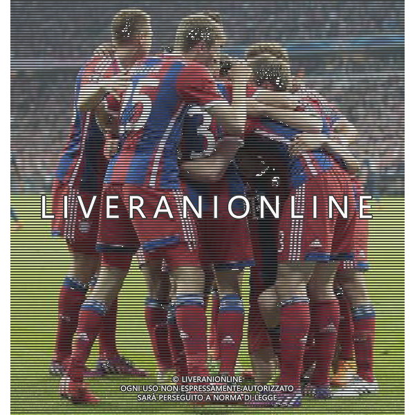 firo Fu§ball,Fussball, 21.04.2015 Uefa Champions League, CL, Saison 2014/2015 Viertelfinale RŸckspiel, FC Bayern MŸnchen, Muenchen, FCB, - FC Porto, Jubel, jubeln, Gestik, Robert Lewandowski, Bayern, $worldrightsEs gelten unsere AGB, einsehbar auf www.firosportphoto.de copyright by firo sportphoto: Coesfelder Str.207 48249 DŸlmen www.firosportphoto.de mail@firosportphoto.de (V o l k s b a n k B o c h u m - W i t t e n ) BLZ.: 430 601 29 Kt. Nr.: 341 117 100 Tel:Ê 02594 - 9916004 Fax:Ê02594 - 9916005 AG ALDO LIVERANI SAS ONLY ITALY