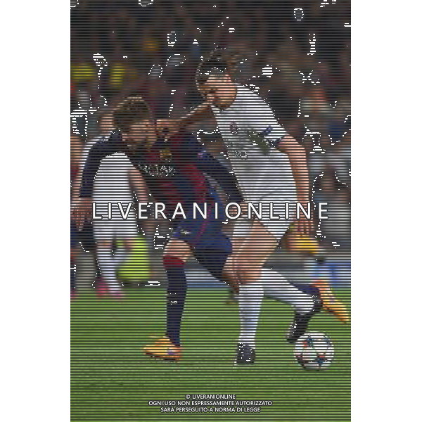 Zlatan IBRAHIMOVIC / Gerard PIQUE - 21.04.2015 - Barcelone / Paris Saint Germain - 1/4Finale Retour Champions League Photo : Dave Winter / Icon Sport AG ALDO LIVERANI SAS ONLY ITALY