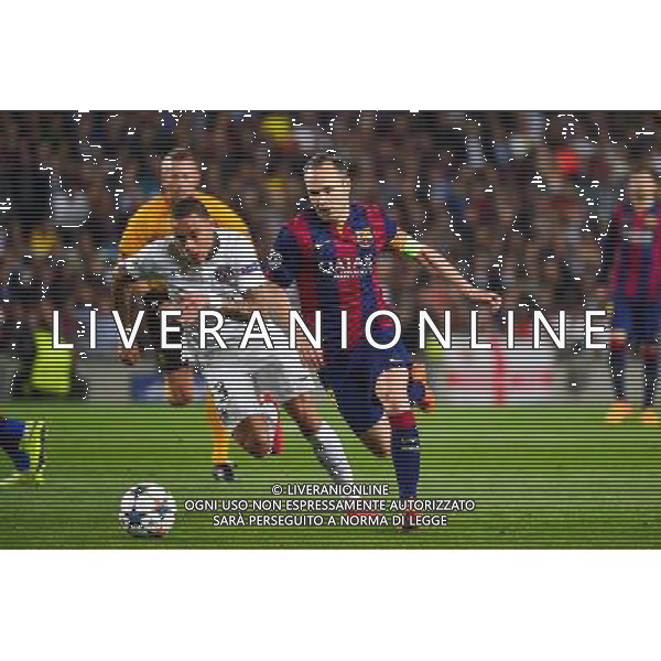 Andres INIESTA / Gregory VAN DER WIEL - 21.04.2015 - Barcelone / Paris Saint Germain - 1/4Finale Retour Champions League Photo : Dave Winter / Icon Sport AG ALDO LIVERANI SAS ONLY ITALY