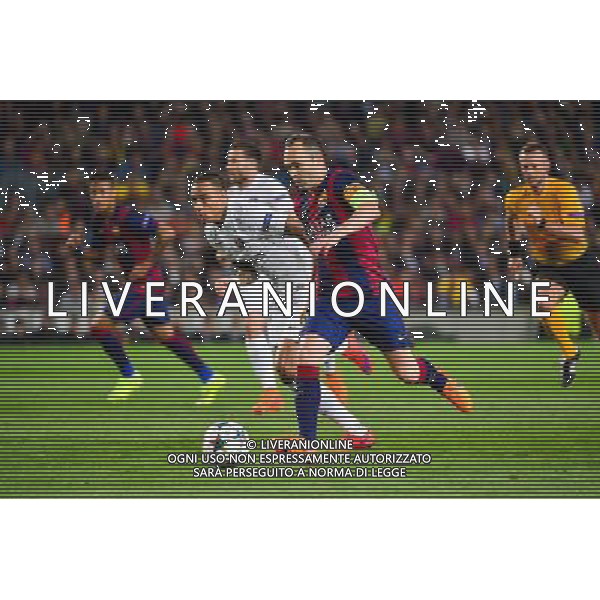 Andres INIESTA / Gregory VAN DER WIEL - 21.04.2015 - Barcelone / Paris Saint Germain - 1/4Finale Retour Champions League Photo : Dave Winter / Icon Sport AG ALDO LIVERANI SAS ONLY ITALY