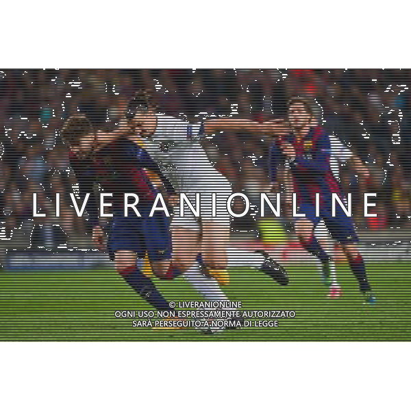 Zlatan IBRAHIMOVIC / Gerard PIQUE - 21.04.2015 - Barcelone / Paris Saint Germain - 1/4Finale Retour Champions League Photo : Dave Winter / Icon Sport AG ALDO LIVERANI SAS ONLY ITALY
