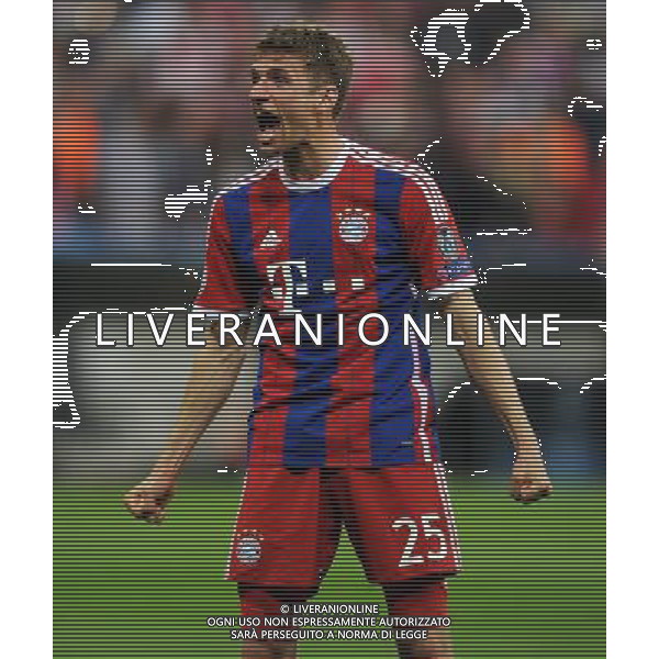 firo Fu§ball,Fussball, 21.04.2015 Uefa Champions League, CL, Saison 2014/2015 Viertelfinale RŸckspiel, FC Bayern MŸnchen, Muenchen, FCB, - FC Porto, 6 : 1, Abschlu§jubel, Thomas MŸller, Mueller, Bayern, Jubel, jubeln, Gestik, $worldrightsEs gelten unsere AGB, einsehbar auf www.firosportphoto.de copyright by firo sportphoto: Coesfelder Str.207 48249 DŸlmen www.firosportphoto.de mail@firosportphoto.de (V o l k s b a n k B o c h u m - W i t t e n ) BLZ.: 430 601 29 Kt. Nr.: 341 117 100 Tel:Ê 02594 - 9916004 Fax:Ê02594 - 9916005 AG ALDO LIVERANI SAS ONLY ITALY