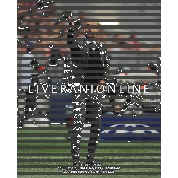 firo Fu§ball,Fussball, 21.04.2015 Uefa Champions League, CL, Saison 2014/2015 Viertelfinale RŸckspiel, FC Bayern MŸnchen, Muenchen, FCB, - FC Porto, 6 : 1, ganze Figur, Gestik, Trainer, Bayern, Pep Guardiola, $worldrightsEs gelten unsere AGB, einsehbar auf www.firosportphoto.de copyright by firo sportphoto: Coesfelder Str.207 48249 DŸlmen www.firosportphoto.de mail@firosportphoto.de (V o l k s b a n k B o c h u m - W i t t e n ) BLZ.: 430 601 29 Kt. Nr.: 341 117 100 Tel:Ê 02594 - 9916004 Fax:Ê02594 - 9916005 AG ALDO LIVERANI SAS ONLY ITALY